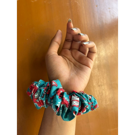 TURQOUISE FLORAL SCRUNCHY